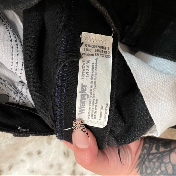 SOLD ❌ RED TAG Wrangler Mom Jeans - Picture 7 of 9